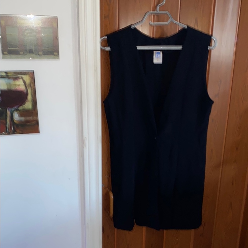 Black Sleeveless Vest